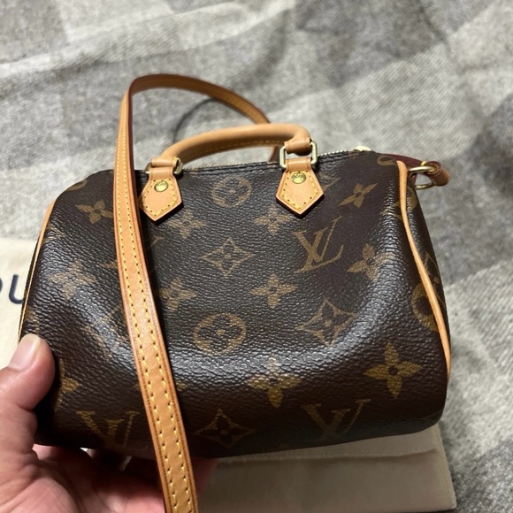 Louis Vuitton Mini Brown Monogram Bag

Speedy Nano! - Picture 10 of 10